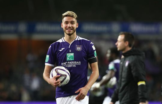 Concurrentie voor Van Hooijdonk en Sarr! Heerenveen huurt Colassin van Anderlecht