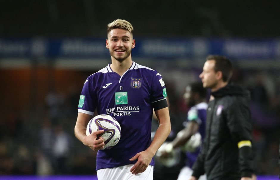 Concurrentie voor Van Hooijdonk en Sarr! Heerenveen huurt Colassin van Anderlecht
