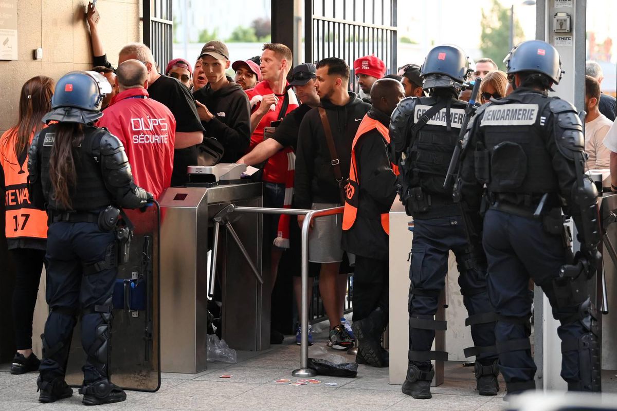 Rapport: 'Franse politie vertoonde crimineel gedrag bij Champions League-finale'