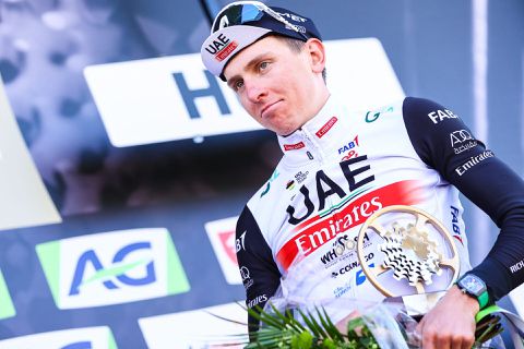 Klimgigant Tadej Pogacar 6 weken aan de kant door polsbreuk: 'Had stuk erger kunnen zijn'