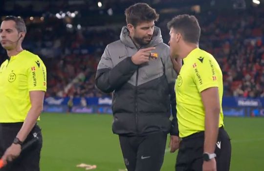 🎥 | WAT? Gerard Piqué eindigt carrière met een rode kaart als wisselspeler