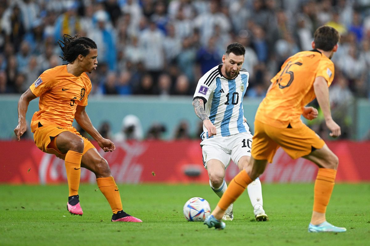 Lionel Messi passeert Pelé na geniale assist tegen Oranje
