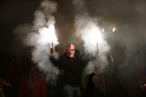 Feyenoord krijgt wéér een boete: fans misdroegen zich in Praag