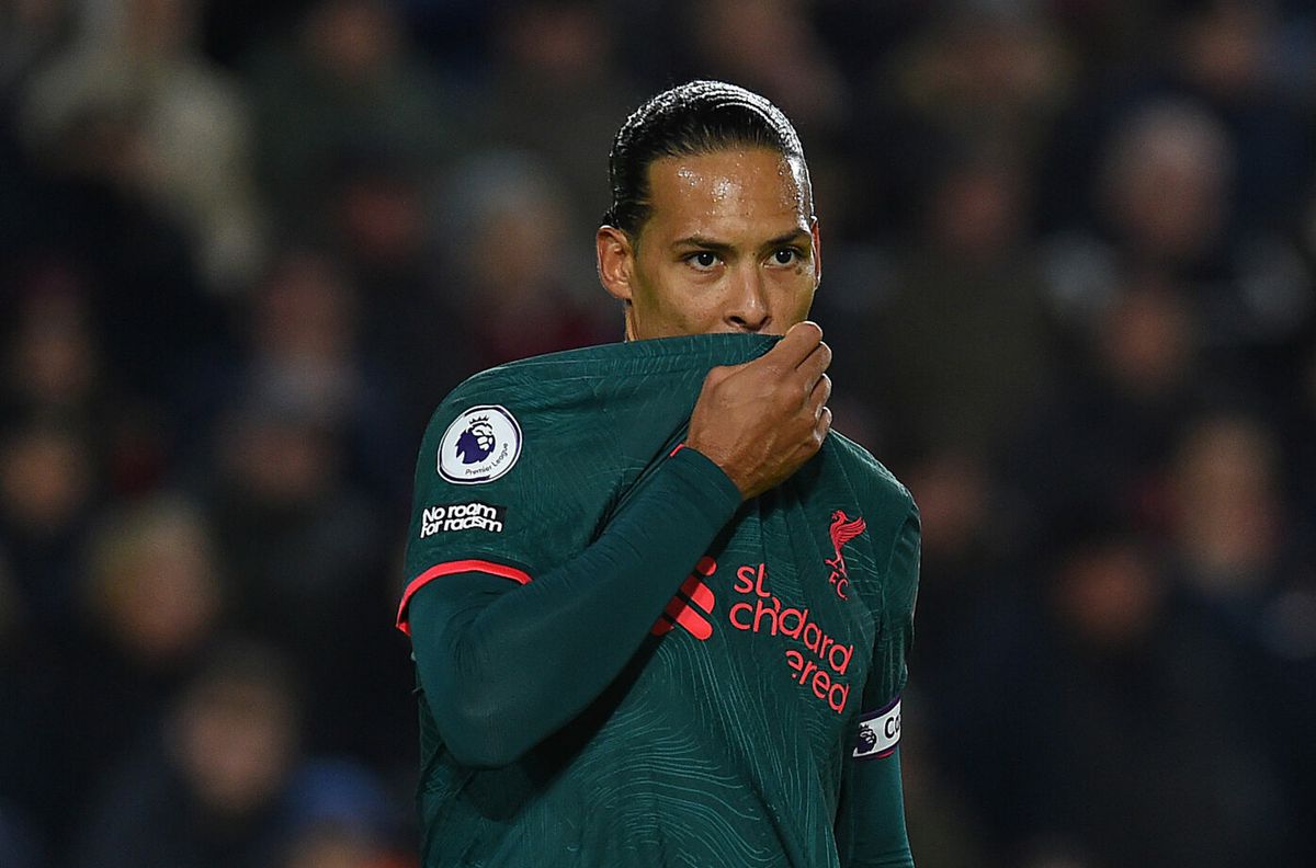 Het regent onvoldoendes voor gewisselde Virgil van Dijk in Engeland: 'Traag en onhandig'