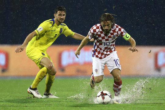 Kroatië - Kosovo uitgesteld door waterballet