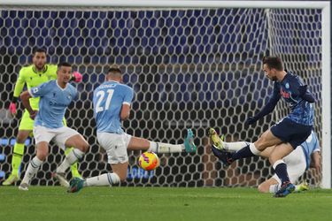 Napoli grijpt op het nippertje de kop in Serie A door winst bij Lazio: volgende week Napoli-Milan