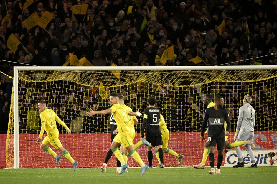 🎥 | PSG met Wijnaldum en MNM in de basis krijgt jantje van Nantes: 3-0 bij rust!