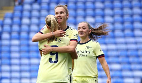 Miedema en Mead werden op vakantie overal herkend: 'De lesbische Posh en Becks'