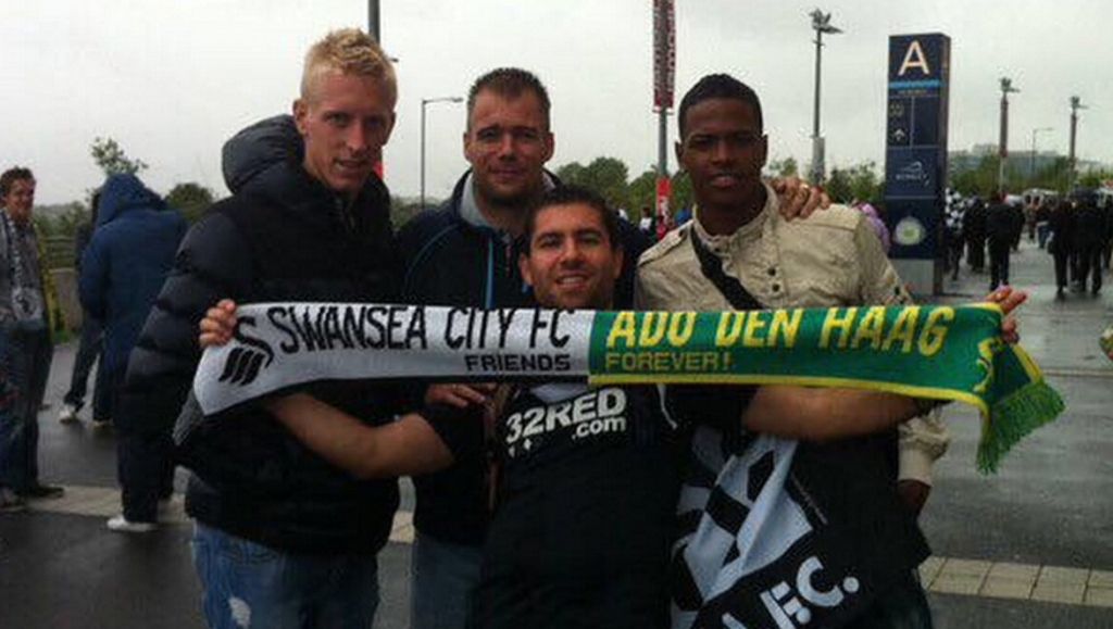 Immers uitgelachen door Swansea-fans: 'Who is this guy?'