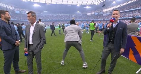 🎥 | Sky Sports-commentator vergeet camera's en viert liever feest met City-spelers