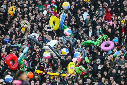 UEFA is geen fan van opblaasbare donuts: boete voor Feyenoord