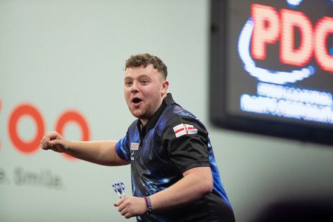 Supertalent Josh Rock kijkt uit naar partij tegen Van Gerwen: 'Ik ben niet bang voor hem'