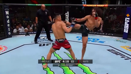 🎥 | Ongekend: UFC'er Byan Battle kopschopt Takashi Sato op gruwelijke wijze KO