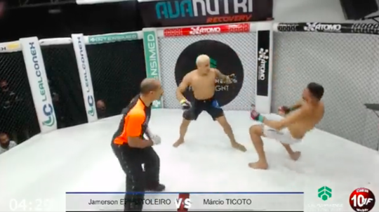 🎥 | Braziliaanse MMA-baas landt keihard knietje en hoekt tegenstander KO