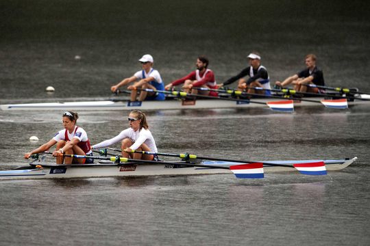 Paulis en Keijser met zege naar halve finales WK