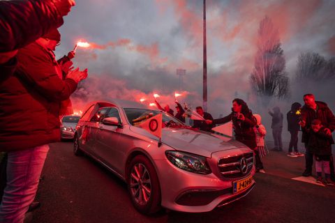 📸 | Zo namen duizenden Feyenoorders afscheid van voetbalicoon Wim Jansen