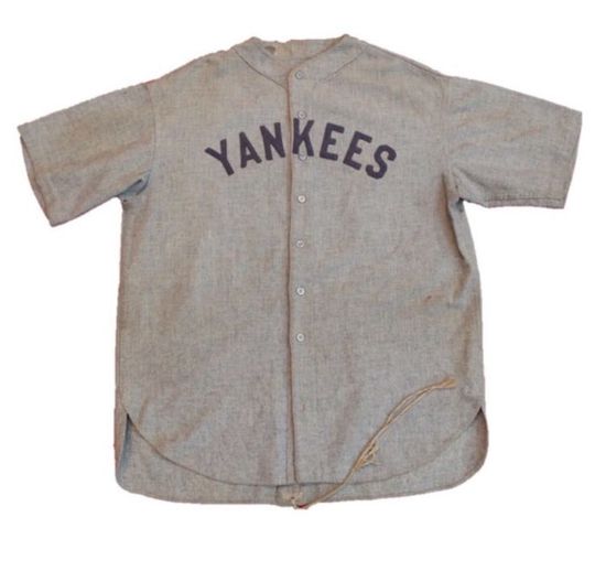 WOW: Shirt van Babe Ruth brengt miljoenen op en wordt duurst geveilde sportitem ooit
