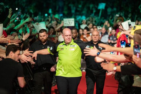 Euro Tour 3: MvG 'whitewasht' Wright, Van Duijvenbode ook naar halve finales