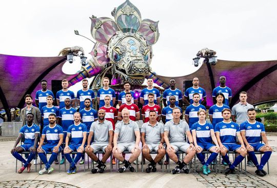 📸 | WAUW! Belgische voetbalploeg maakt fraaie teamfoto op festival Tomorrowland