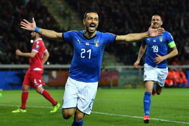 Ontketende Quagliarella pakt record met winnend Italië