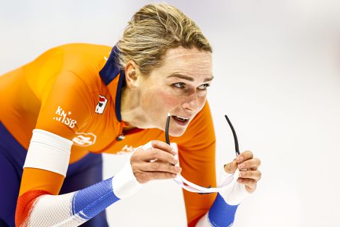 Irene Schouten knalt bij 1e wereldbekerwedstrijd naar goud op 3000 meter