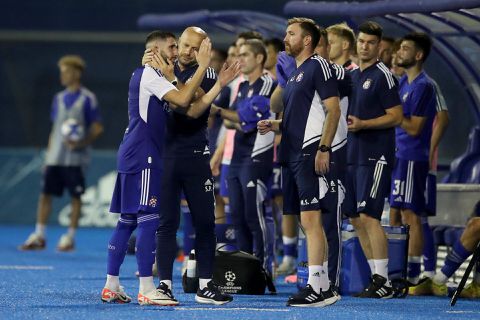 Feyenoord-target Ivanusec neemt afscheid van Dinamo met goal en traan