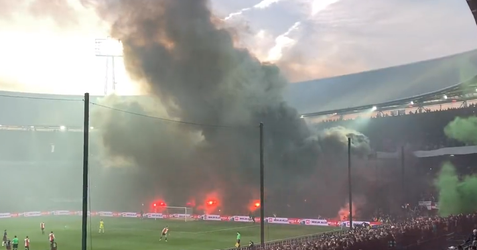 🎥 | WAT EEN ROOK! Feyenoord - Ajax stilgelegd na 'vuurwerkshow' op tribunes
