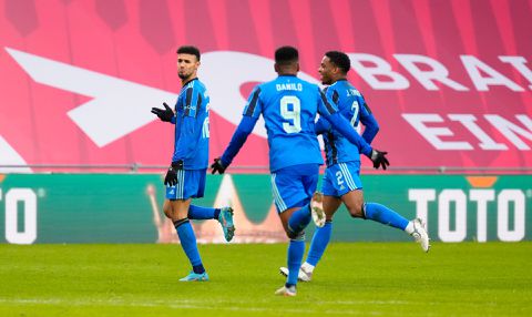 Dick van Egmond blij dat 2-1 werd goedgekeurd: 'Anders had Ajax om bewijs gevraagd'