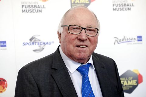 Bild: HSV-clublegende Uwe Seeler (85) in zijn slaap overleden