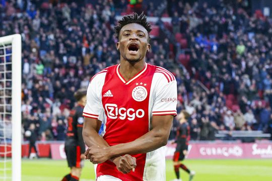 Ajax wint wél gemakkelijk met 1-0 (van NEC)