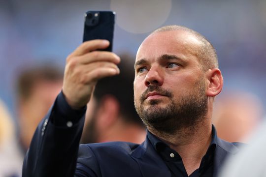 Wesley Sneijder even in de wachtkamer gezet door Ajax