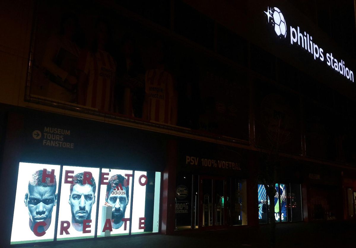 Supportersvereniging PSV: 'Suárez moet van het PSV stadion af'