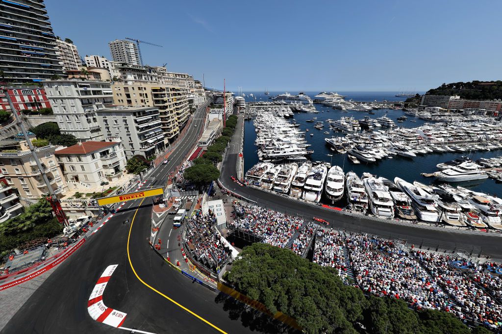 Formule 1-fan strooit met geld in Monaco en geeft ruim 1,5 ton uit (foto)