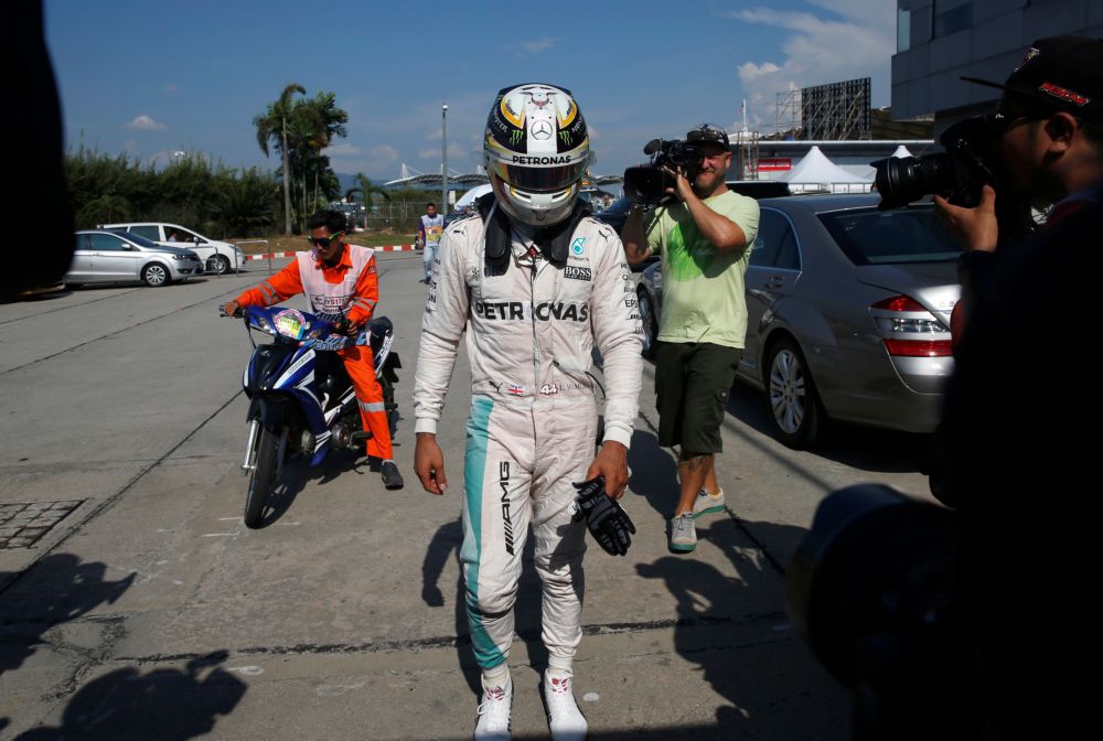 Mercedes-teambaas: 'Pech kostte Hamilton de titel, duidelijk'