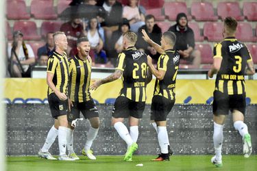 Nieuweling Matavz schiet Vitesse langs oude club FC Emmen