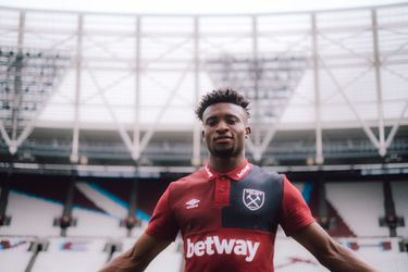 🎥 | West Ham heeft al een liedje over Álvarez en Kudus: 'Ging naar Dam om wat marihuana te roken'