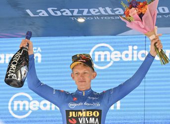🎥 | Koen Bouwman pakt als 1e Nederlander ooit de bergtrui in de Giro d'Italia