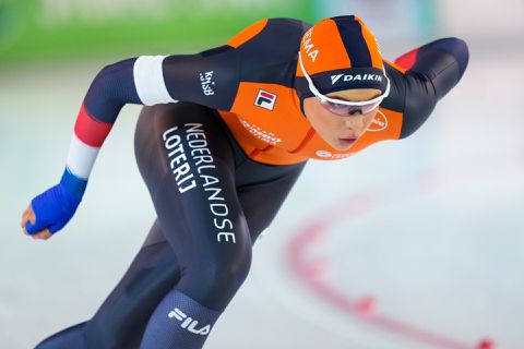 Jutta Leerdam wint 1000 meter op fabelachtige wijze na rechtstreeks duel met Takagi