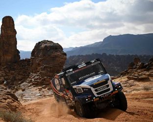 Dakar Rally: Martin van den Brink stijgt naar 2e plaats in klassement bij trucks
