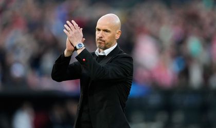 🎥 | Erik ten Hag feliciteert PSV, maaaaaaar: 'Er had maar 1 ploeg met de beker mogen staan'