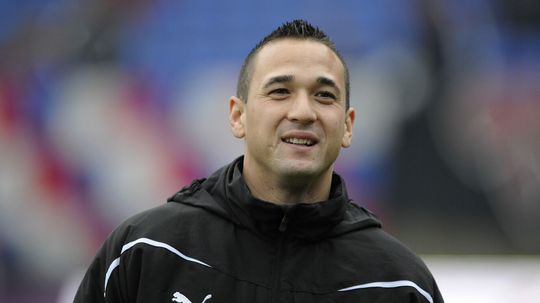 Hennepplantages en mishandeling: oud-prof Jhonny van Beukering in het strafbankje