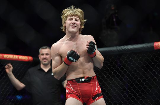 🎥 | Zingende Paddy Pimblett bereidt zich voor op UFC-partij met klassieker van P Diddy