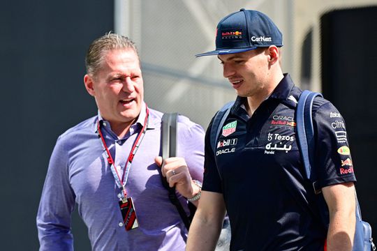 Jos Verstappen: 'Mooi om te zien dat Max zondag Hamilton op een ronde kon zetten'