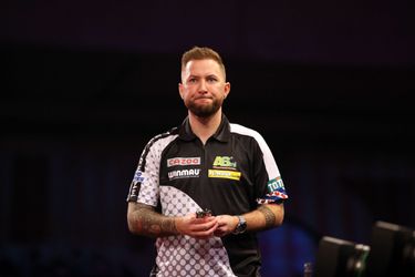 🎥 | Noppert kan Price in vermakelijk potje niet van finale European Open Darts afhouden