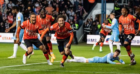 Luton Town bereikt finale van play-offs voor Premier League