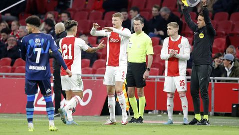 Slecht nieuws uit ziekenboeg Ajax: naast Gravenberch mist dit trio de rest van het seizoen