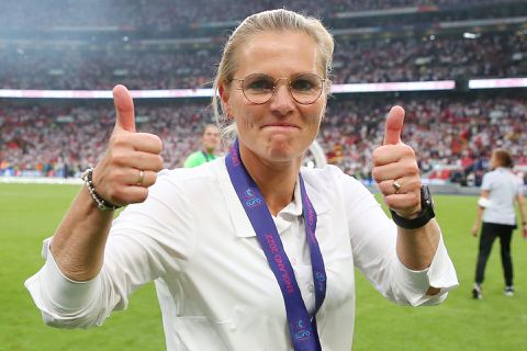 Engelse media loven Wiegman na EK-winst: 'Einde gekomen aan 56 jaar lang pijn'