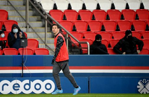 Paris Saint-Germain wint eenvoudig bij rentree Lionel Messi