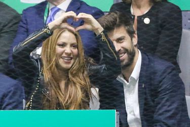 Shakira blikt terug op cheatende Gerard Piqué: 'Hoorde het toen mijn vader op de ic lag'