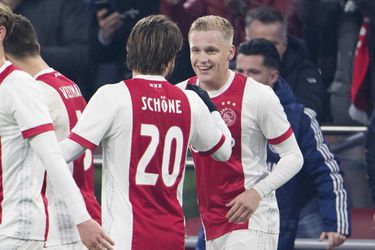 Ajax verlengt met Van de Beek: middenvelder tekent bij tot 2022